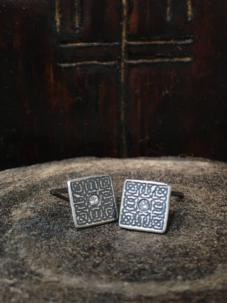 arabesque-square-studs