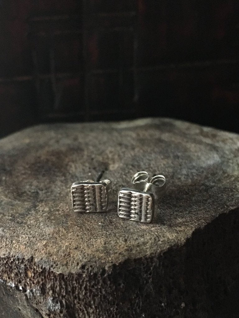 bamboo-studs