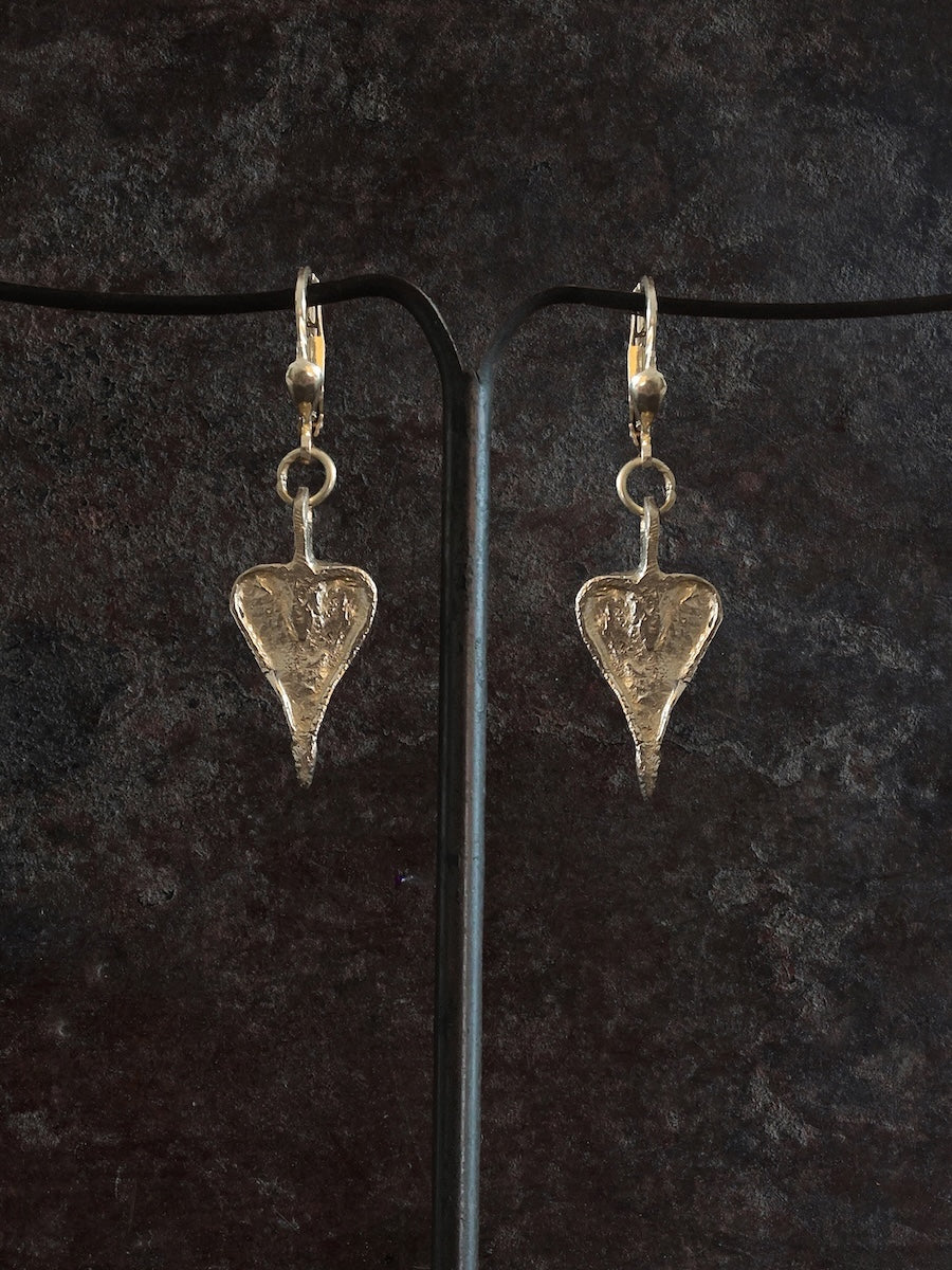 Pair of heart-shaped earrings in solid gold