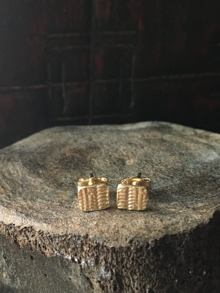 A pair of bamboo textured stud earrings in 14k solid gold Mens Jewelry Womens Jewelry