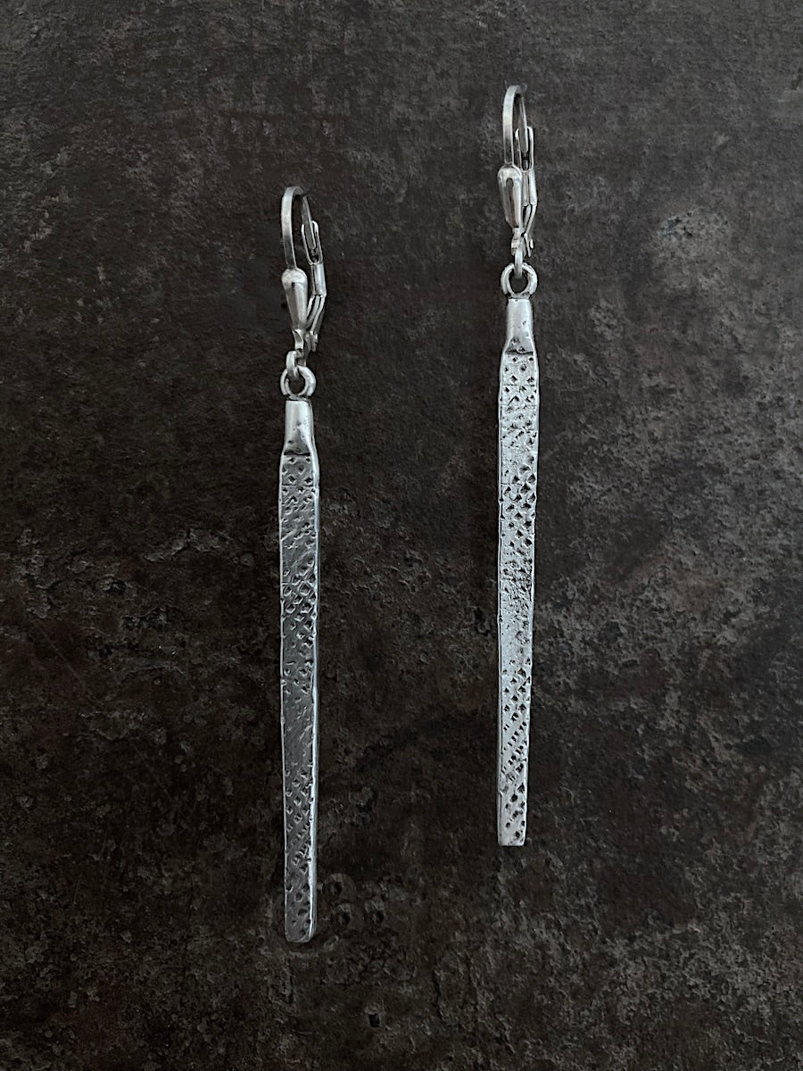 Micro Dot Bar Dangle