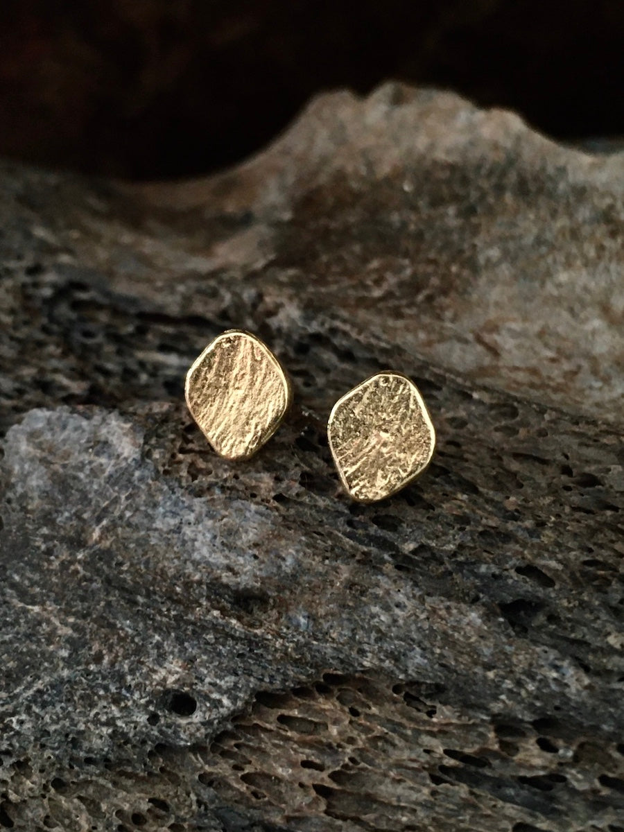 14k gold natural diamond shaped stud earrings with a gentle 'bark' texture. Mens Jewelry Womens Jewelry