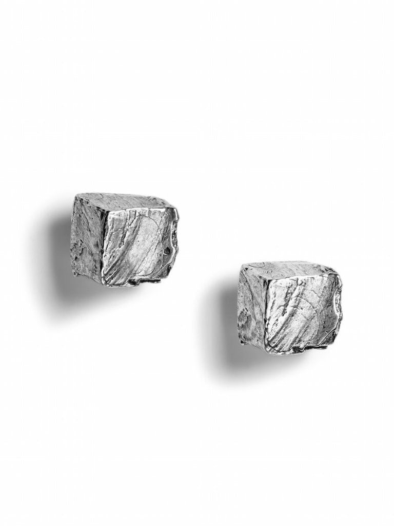 cube-studs